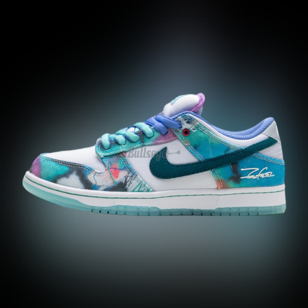 Nike SB Dunk Low "Futura Laboratories Bleached Aqua"